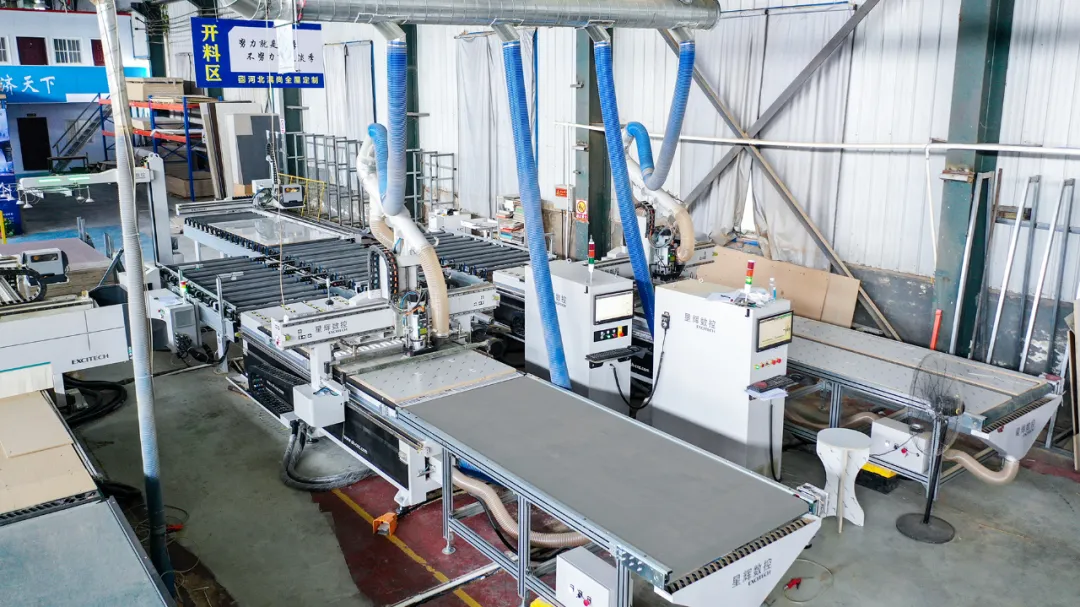 EXCITECH WOODWORKING CNC ebakitzeko makina motak.